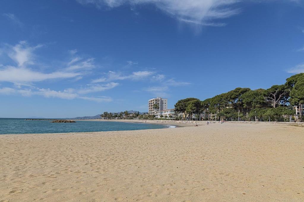 Vitaly Beach Cambrils Bagian luar foto
